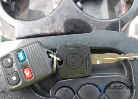 2001 Lincoln Continental из США, поврежденный, VIN 1LNHM97V41Y614240